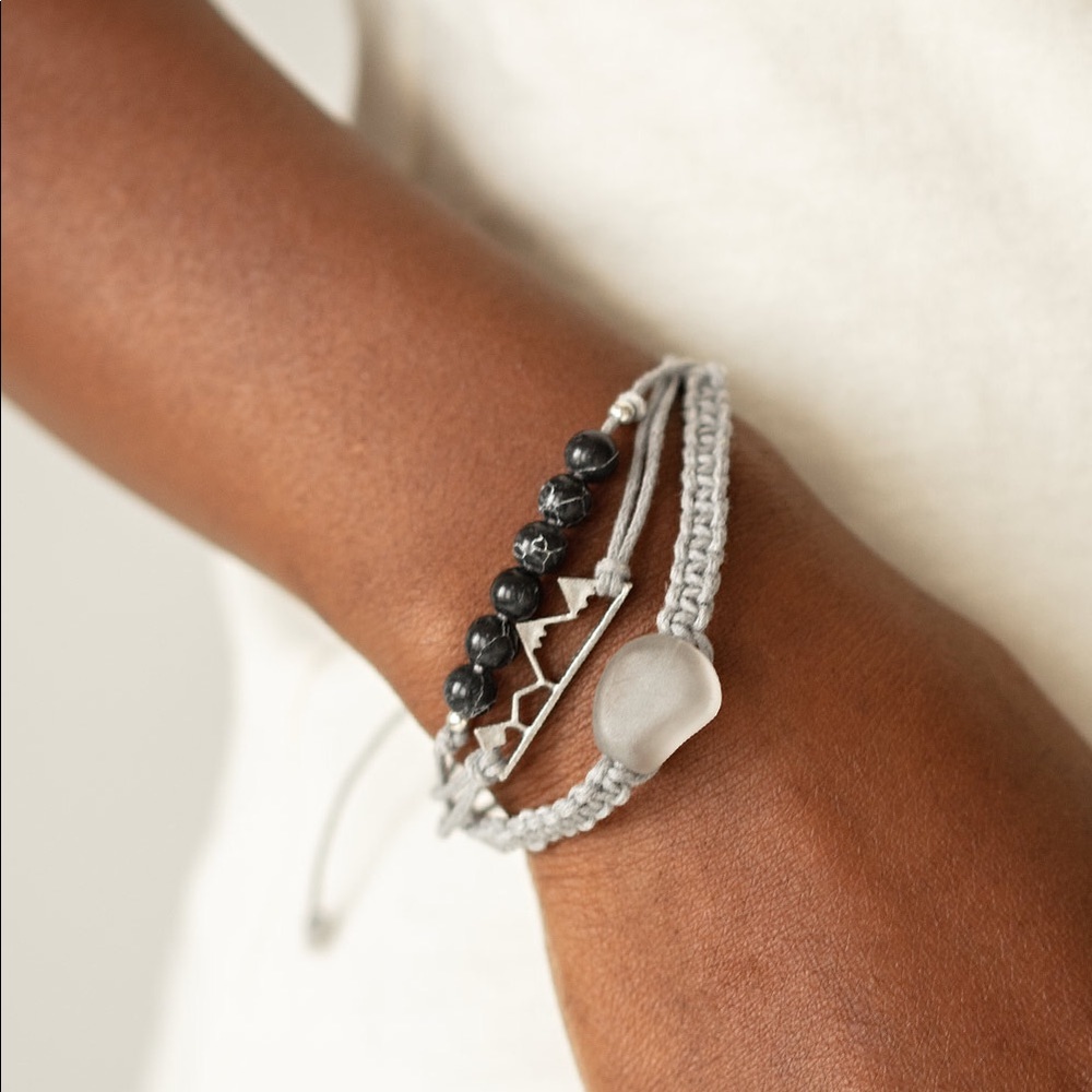 ❤️‍🔥5/$25❤️‍🔥 Climbing Mountains Black Urban Bracelet